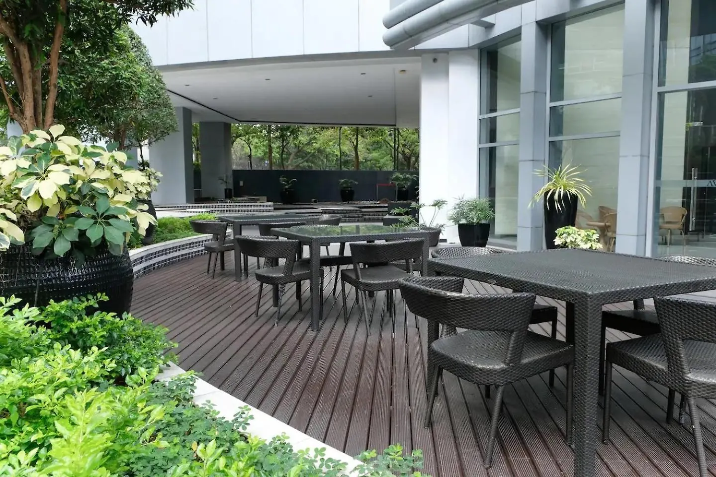 Solana In Avant Bgc Parking With Fee Manila
